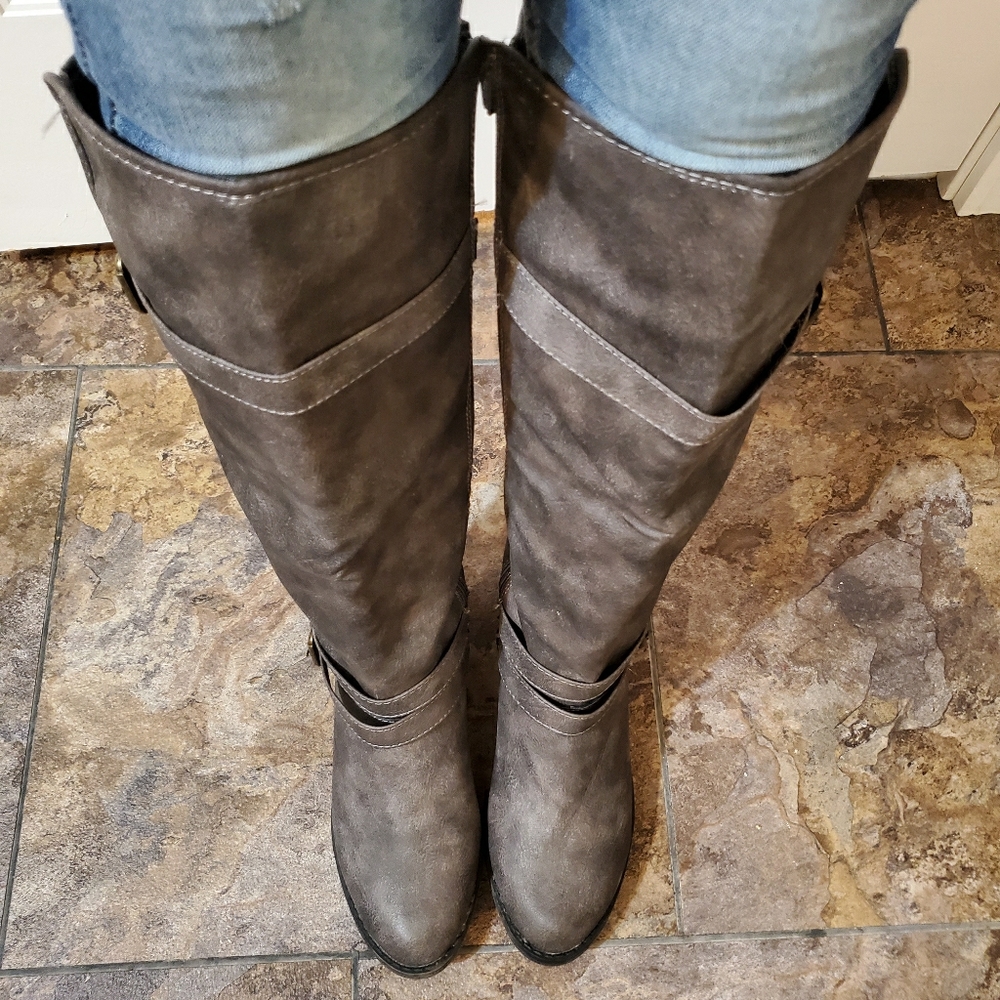 Grey boots